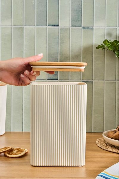 Karaca 2 Lt Cream Colored Massimo Jar Storage Container