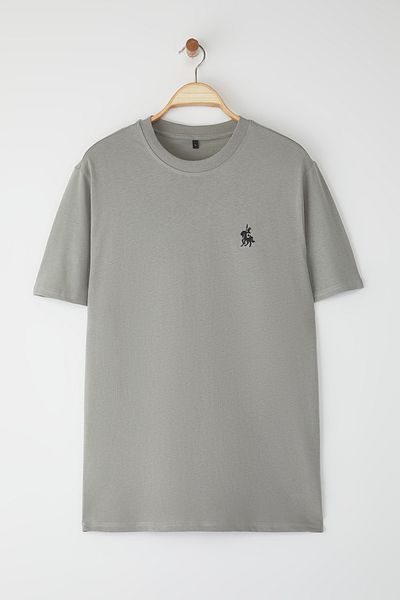 Trendyol Collection Graues T-Shirt aus 100 % Baumwolle mit Stickerei TMNSS24TS00056