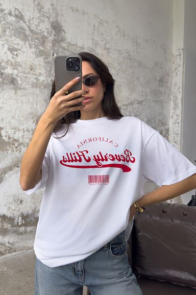 Trendyol Collection Ecru-Strick-T-Shirt – Oversize-Druck, TWOSS25TS00121