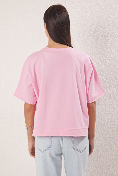 Trendyol Collection Rózsaszín 100% vastag pamut kötött póló, kivágással és hasítékkal, túlméretezett/kényelmes szabású TWOSS24TS00027