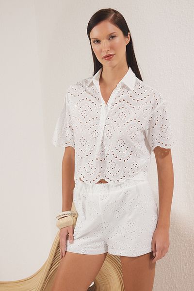 Trendyol Collection Weißes gewebtes Brode Beach Shirt Shorts Set TBESS25AU00087