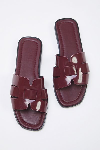 TRENDYOL SHOES Claret Red Single Band Daily Damen-Hausschuhe TAKSS24TE00010