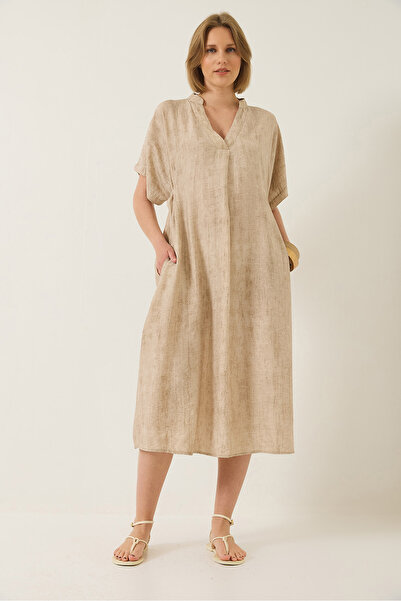 Bianco Lucci Γυναικείο φαρδύ φόρεμα με λαιμόκοψη V με λεπτομέρεια με νυχτερίδα τσέπης 60283210