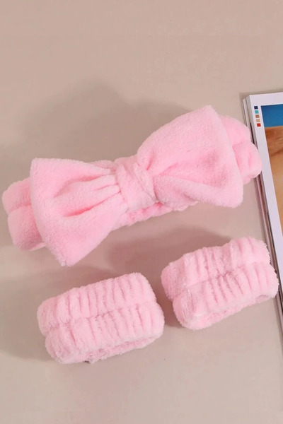 SB SizinBazar Pembe Renkli Peluş Spa Takımı - 2 Adet Havlu Yıkama Bilekliği Ve Elastik Saç Bandı Takımı