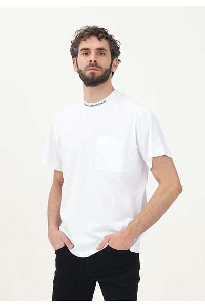 Versace تي شيرت أبيض برقبة دائرية وأكمام قصيرة للرجال مع تفاصيل الشعار 78GAHE03CJ00E-003