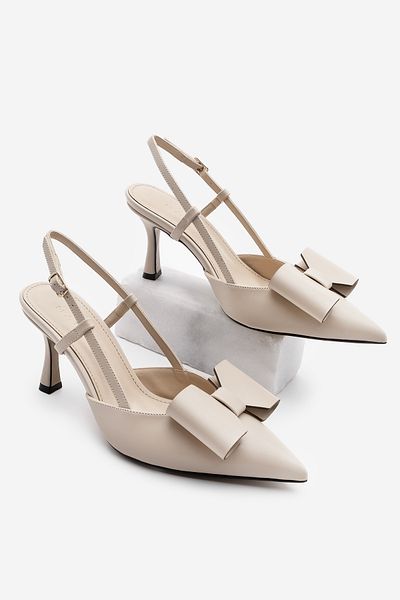 Marjin Ecrufarbene Damen-Stiletto-Schuhe mit spitzer Zehenpartie und Schleifendetail und offenem Absatz