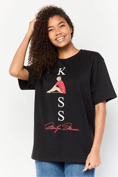 Marilyn Monroe Women Oversized Fit Crew Neck Short Sleeves Graphic Print T-shirt, Black