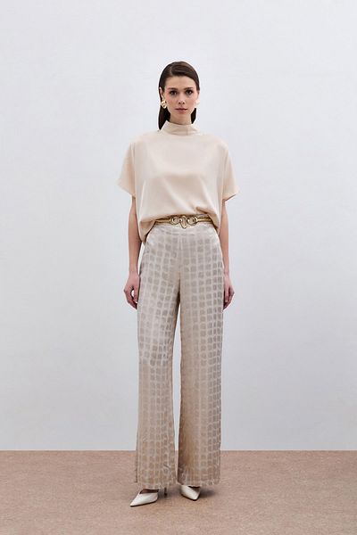 Sateen بلوزة كاجوال بأكمام جناح الخفاش بيج - Gx9688