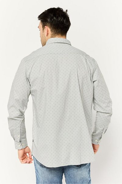 Nautica قميص رجالي كاجوال بأكمام طويلة وشعار مطرز بقصّة كلاسيكية، لون أخضر فاتح