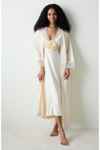 Penti Roses Satin-Creme-Morgenmantel