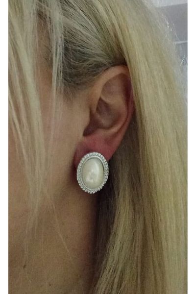 mos&more Silver Cream Stone Oval Stylish Women's Earrings