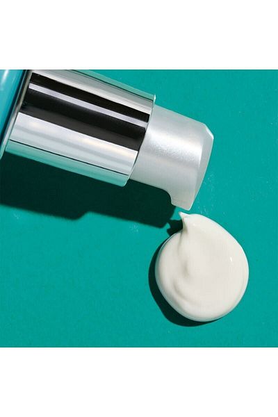 artistry Revitalizing Spf 30 Sun Protection Line and Anti-Wrinkle Day Lotion