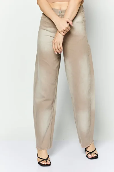 Weekday Women Regular Fit High Rise Wide Leg No Stretch Jeans, Beige
