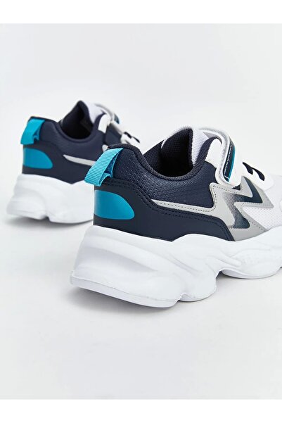 LC Waikiki LCW STEPS Beyaz Bağcık ve Cırt Cırtlı Erkek Çocuk Spor Ayakkabı