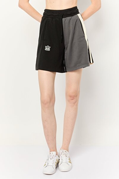 adidas شورت رياضي مناسب للخارج للنساء، أسود