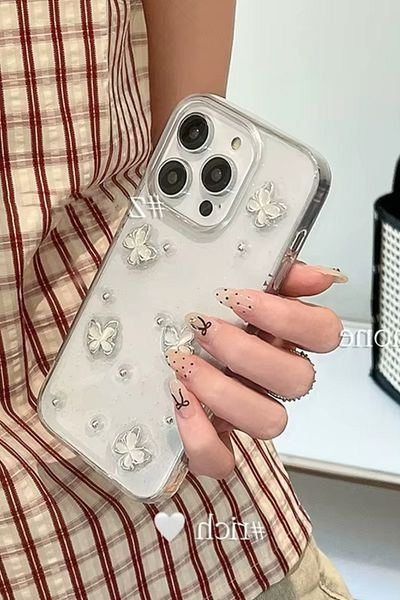 KVK PRİVACY حافظة متوافقة مع هاتف Apple iPhone 16 Pro، غطاء من السيليكون الناعم المقاوم للصدمات على شكل فراشة زهرية