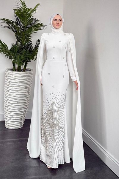 MERVEN AKYÜZ Βραδινό φόρεμα Farah Sleeves Cape Λευκό