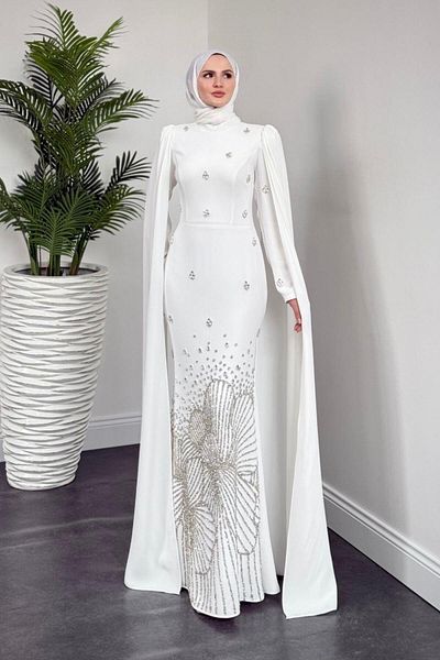 MERVEN AKYÜZ Βραδινό φόρεμα Farah Sleeves Cape Λευκό