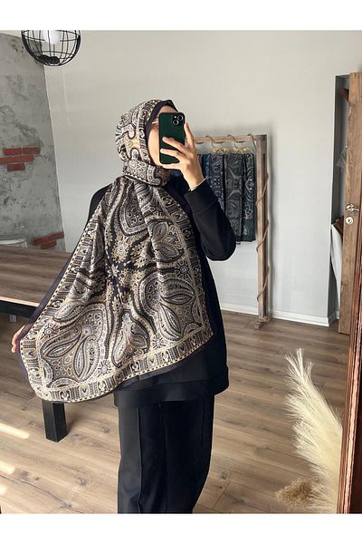 Merwiss Retro Pattern Soft Black-Gold Shawl