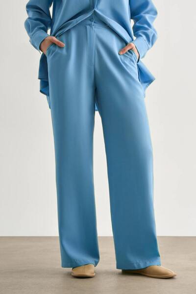 Mizalle Mavi Kemerli Rahat Kesim Modal Pantolon