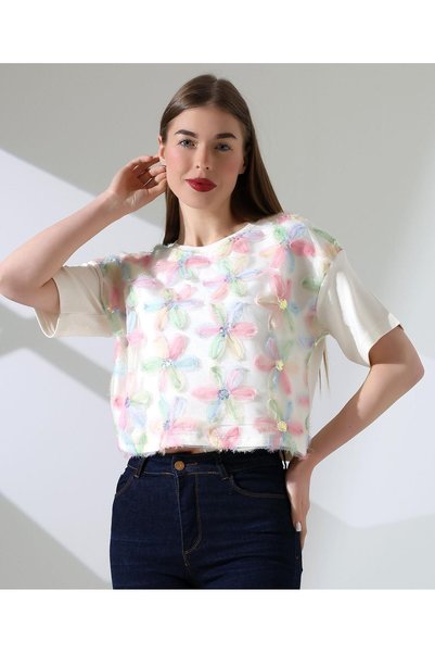 ribana Çiçek Tül Detaylı Nakışlı Bluz T-shirt