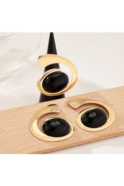 Marchen Collection Kadın , Kız Abartılı Trend Geometrik Siyah Reçine Tasarım Karakter Küpe