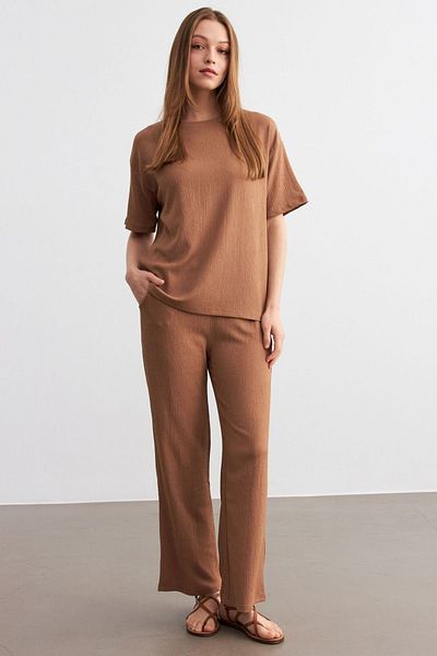 MODAGEN Women's Camel Crew Neck Short Sleeve T-Shirt with Pants Crinkle Set
