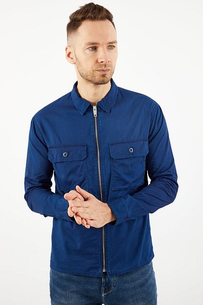 The Kooples قميص رجالي مريح بأكمام طويلة وسحاب كامل، أزرق داكن