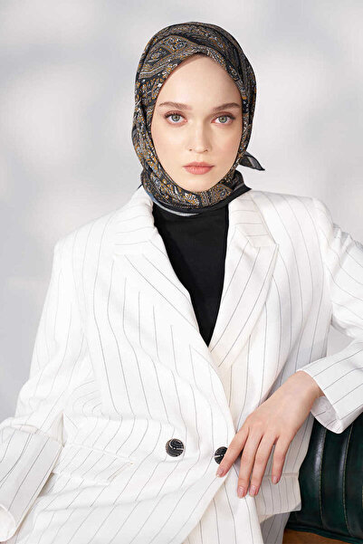 Madame Polo Daisy Glory Pattern Scarf - Black Gold