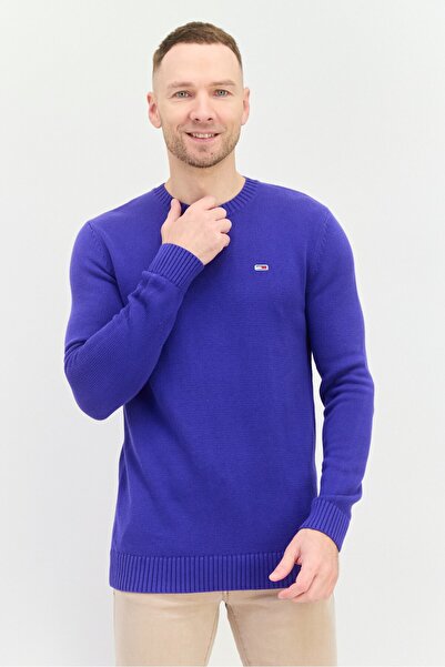 Tommy Jeans كنزة رجالية مطرزة بأكمام طويلة وياقة دائرية، لون أرجواني ملكي