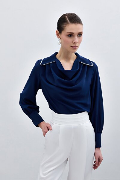 Sateen Потерта блузка з перлами на комірі Degaje - темно-синій