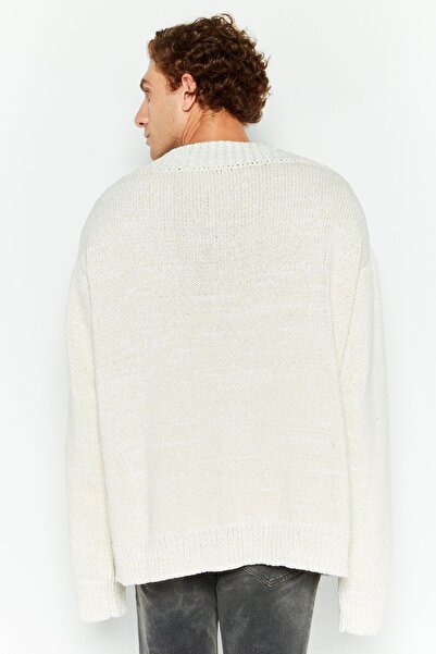 Bottega Veneta Men Oversized V-Neck Knitted Sweater, Cream