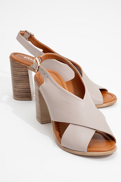 Ataköy Ayakkabı Women's Leather Thick Heel Sandals