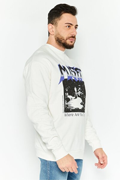 Misfit Men Crew Neck Graphic Print Long Sleeves Sweatshirt, White
