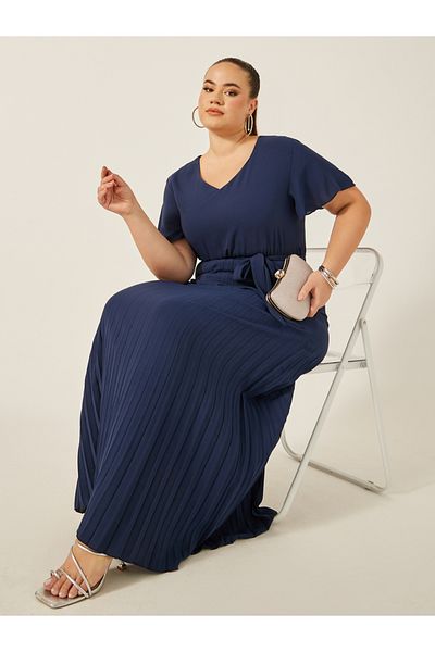 Styli Plus Size Pleated Short Sleeves A-Line Maxi Dress