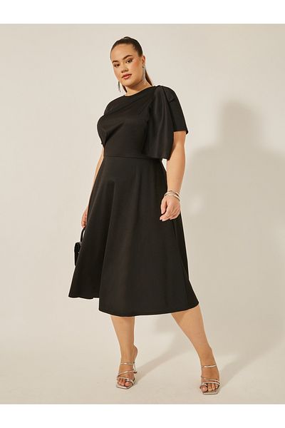Styli Plus Size Short Sleeves A-Line Midi Dress