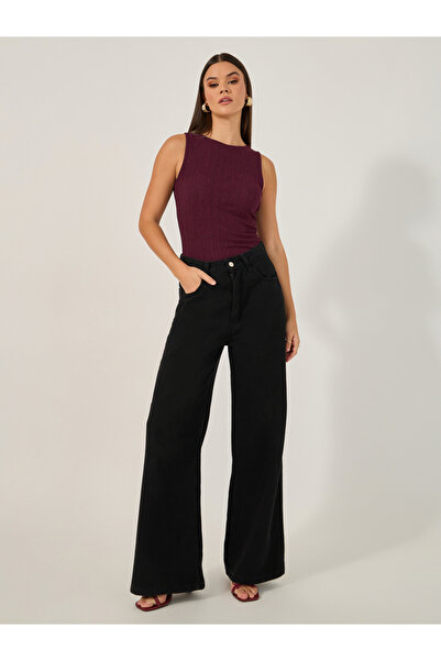 Styli Shimmer Fitted Round Neck Sleeveless Tank