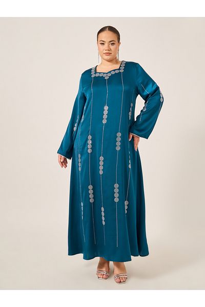 Styli Plus Size Embellished Sweetheart Neck Jalabiya