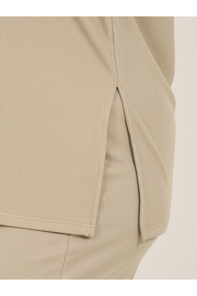 Styli Plus Size Ribbed Knit Round Neck Oversized T-Shirt