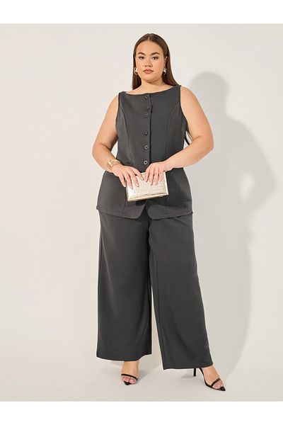 Styli Solid Sleeveless Button-Up Top