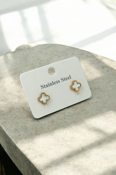 Çlk Accessories Steel Minimal Pearlescent Clover Earrings 35698