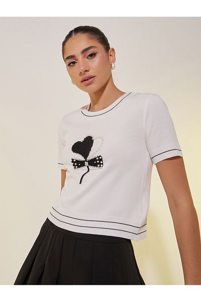 Styli Graphic Printed Round Neck T-Shirt