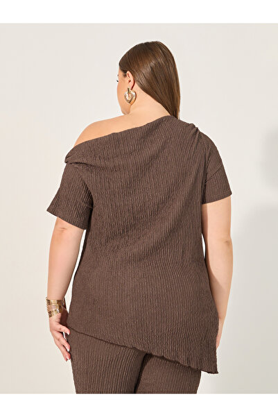 Styli Off-Shoulder Oversized Solid Top