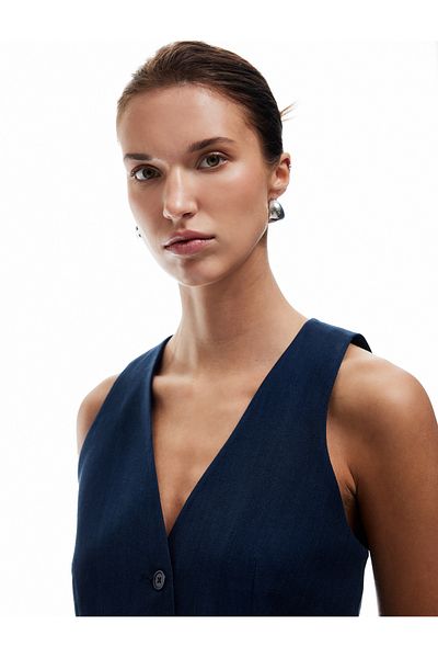 Koton Viscose Fabric Lined V-Neck Sleeveless Slim Fit Buttoned Vest