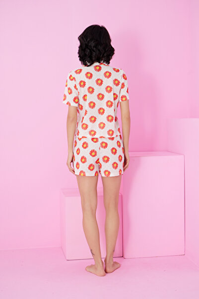 Siyah İnci Set de pantaloni scurți tricotați cu nasturi, alb, roșu, cu imprimeu cu margarete Pointel