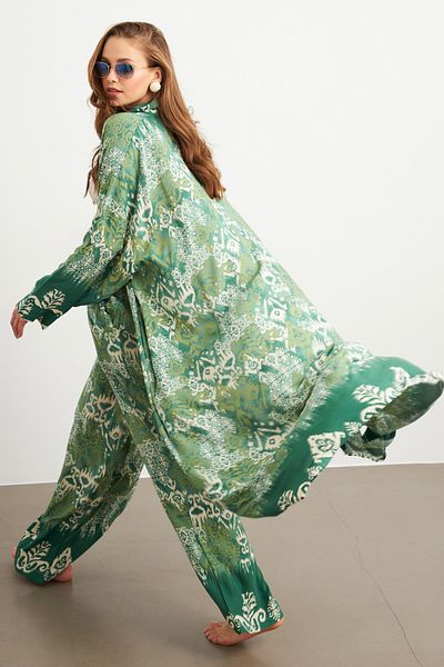 Cool & Sexy Women's Green Kaftan Suit Si̇159
