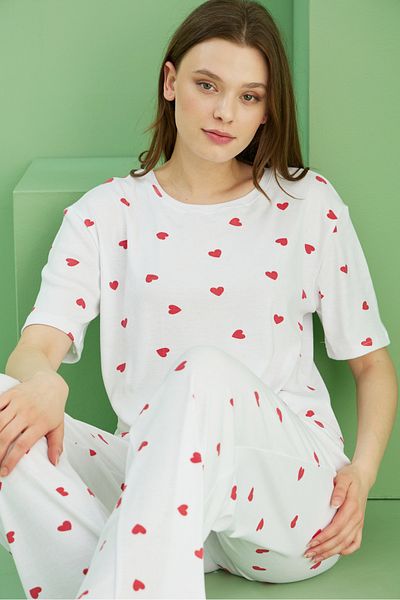 Siyah İnci White Heart Printed Ribbed Camisole Knitted Pajama Set