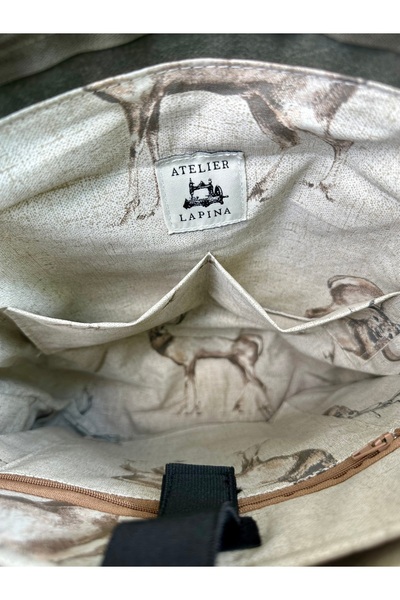 Atelier Lapina Derin Haki & Geyik / Büyük Mumlu Kanvas Sırt Çantası