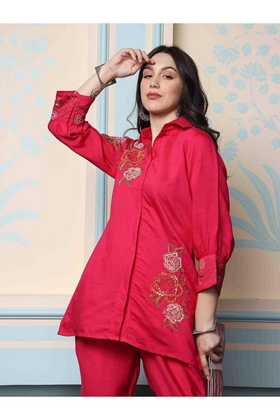 Ishin By Styli قميص وبنطال مطرزان بخيوط طويلة