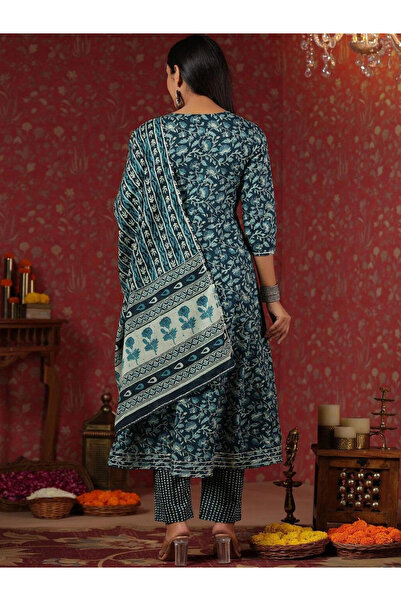 Ishin By Styli Printed Cotton Flared Kurta and Pants with Dupatta Set